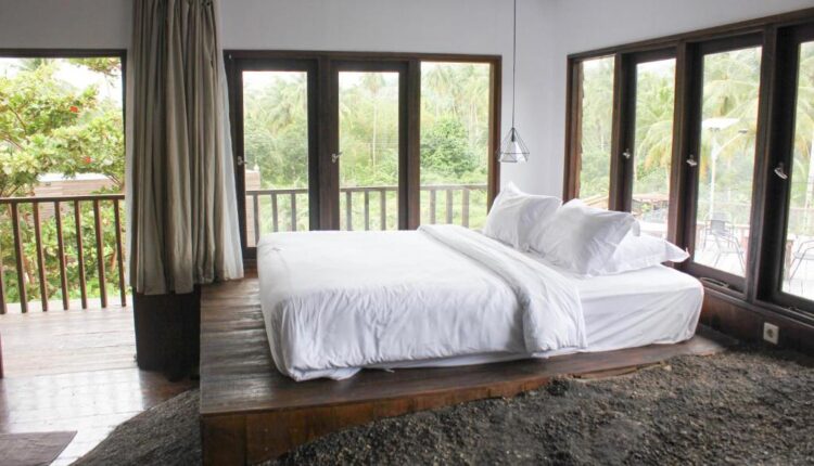 Salah satu type kamar di Natuna Dive Resort foto: booking.com