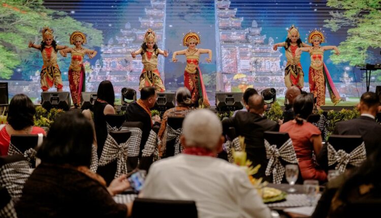 Nuansa Budaya Bali Meriahkan Gala Dinner 2nd Tourism Regional Conference on the Empowerment of Women in Tourism in Asia and the Pacific foto: Kemenparekraf