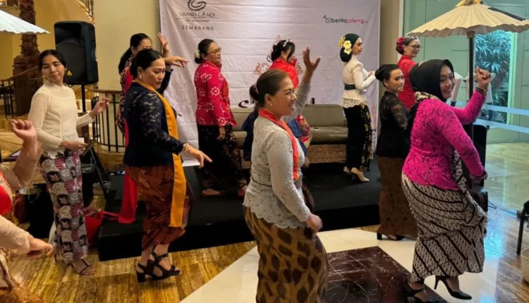 Grand Candi Hotel Semarang menyemarakkan peringatan Hari Kartini dengan menggelar Pasar Senggol edisi khusus. /Foto: Istimewa