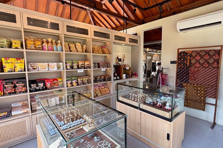 Bagian dalam Sarinah Store di kawasan Candi Prambanan.(Dok. SARINAH) 