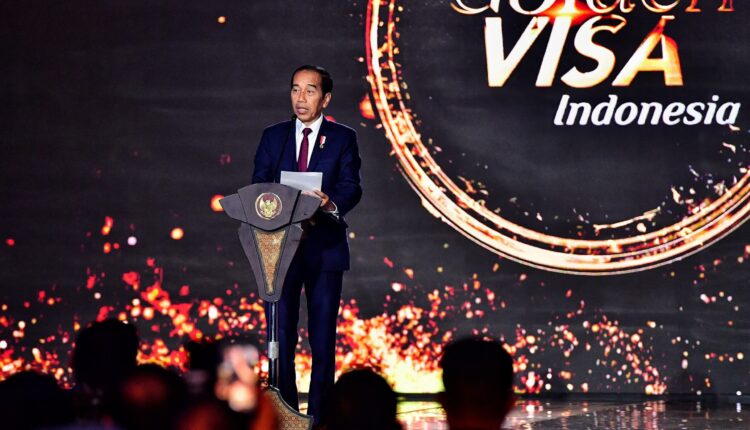 Jokowi Presiden meluncurkan Golden Visa, Kamis (25/7/2024), di Ritz Carlton Jakarta. Foto: Biro Pers Setpres