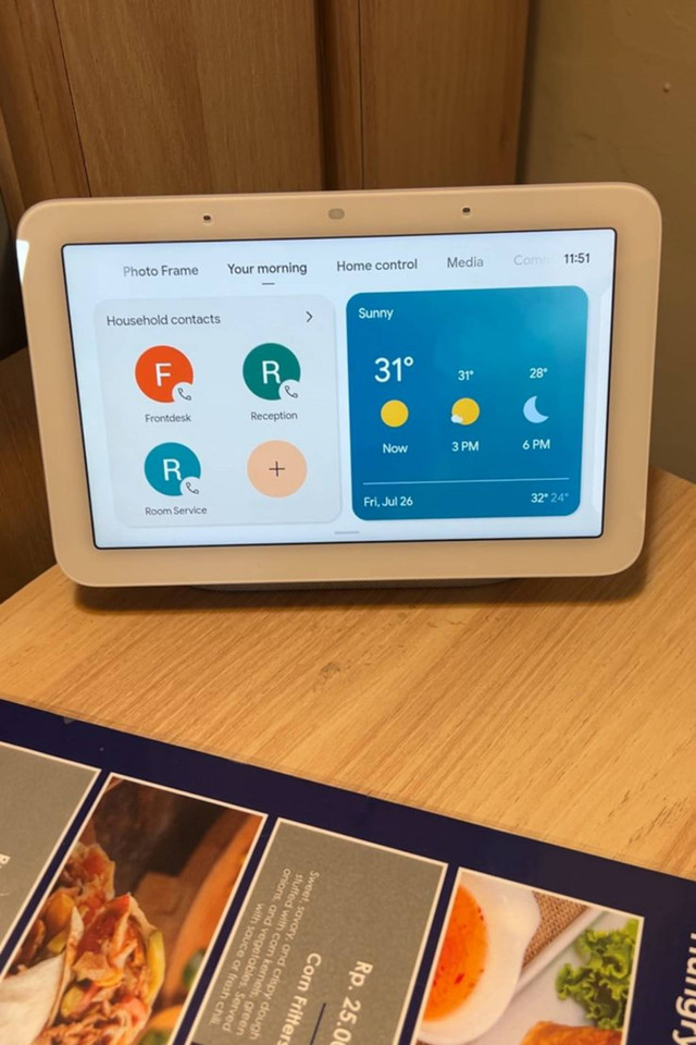 Google Nest juga bermanfaat untuk orang tua yang sudah memiliki anak. Niko mencontohkan, Google Nest bisa digunakan oleh anak untuk menonton acara yang disukainya saat orang tuanya sedang menyaksikan televisi."Anaknya bisa pakai Google Nest untuk nonton yang lain," kata Niko.
