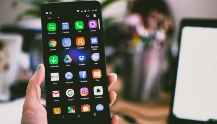 Ilustrasi berbagai aplikasi sosial media di smartphone. (Pexels).