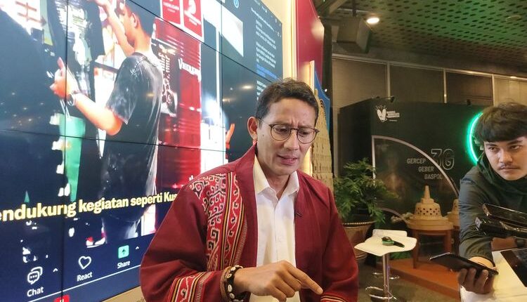 Menteri Pariwisata dan Ekonomi Kreatif (Menparekraf) Sandiaga Salahuddin Uno saat ditemui awak media di Gedung Sapta Pesona, Jakarta, Senin (7/10/2024).(Kompas.com/ Suci Wulandari Putri)