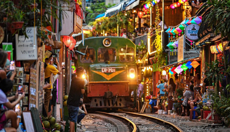 Train Street in Hanoi foto: kampatour.com