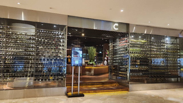 Suasana restoran C's Steak and Seafood, Grand Hyatt Jakarta. Foto: Azalia Amadea/kumparan 