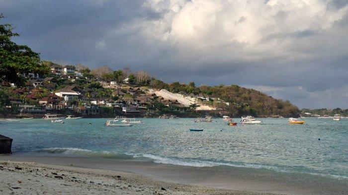 Suasana kawasan villa dan hotel di Desa Jungutbatu, Kecamatan Nusa Penida belum lama ini - Cuaca Buruk Pengaruhi Kunjungan Wisatawan Ke Nusa Penida Bali Saat Nataru (istimewa)