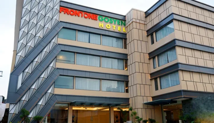 Front One Gosyen Hotel Salatiga foto: Tiket.com