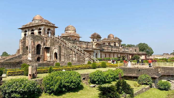 Jahaz Mahal, Mandu, Madhya Pradesh, India. Unsplash.com/Aakansha Agrawal