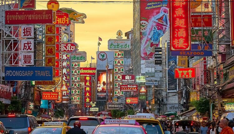 Chinatown di Bangkok, Thailand. Turis China ramai-ramai batalkan liburan ke Thailand.(UNSPLASH/GEOFF GREENWOOD)