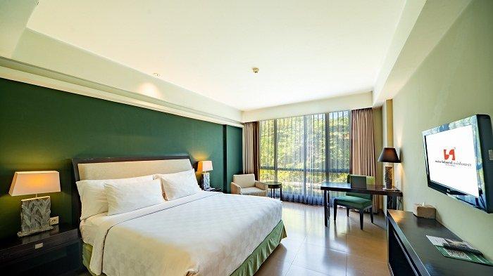 KAMAR - Swiss-Belhotel Rainforest, merupakan salah satu hotel yang di kelola olah Swiss-Belhotel International, memasuki usia 11 tahun, berkomitmen tinggi terhadap kepuasan para tamu yang menginap. 