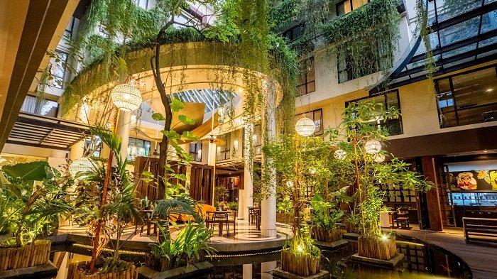 Swiss-Belhotel Rainforest, merupakan salah satu hotel yang di kelola olah Swiss-Belhotel International, memasuki usia 11 tahun, berkomitmen tinggi terhadap kepuasan para tamu yang menginap. Terletak di kawasan strategis Sunset Road, Kuta, sehingga menawarkan kemudahan akses menuju berbagai destinasi wisata di area Kuta. (ISTIMEWA)