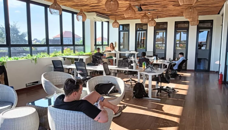KOMUNITAS DIGITAL NOMAD: BWork Bali Coworking Space & Cafe berkomitmen untuk memberikan pengalaman ruang kerja terbaik. (BWork Bali For Radar Bali)