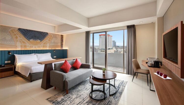 Kamar tipe Suite Room di Aston Inn Pantai Losari di Makassar, Sulawesi Selatan. (Dok. Aston Inn Pantai Losari)