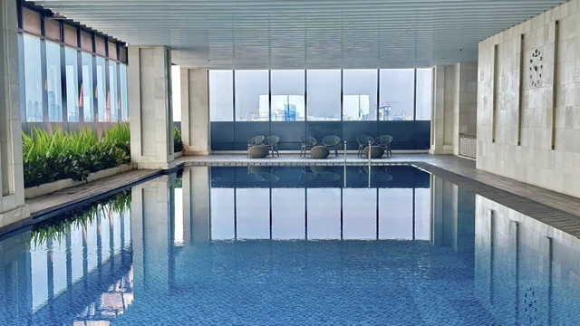 Kolam renang indoor di ibis Styles Jakarta Tanah Abang. Foto:  ibis Styles Jakarta Tanah Abang. 