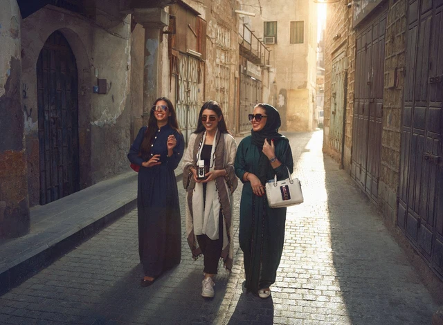 Ilustrasi wisatawan traveling di Arab Saudi. Foto: Dok. Saudi Tourism Authority