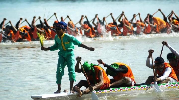 Ilustrasi lomba pacu jalur di Kuansing, Riau.Antara