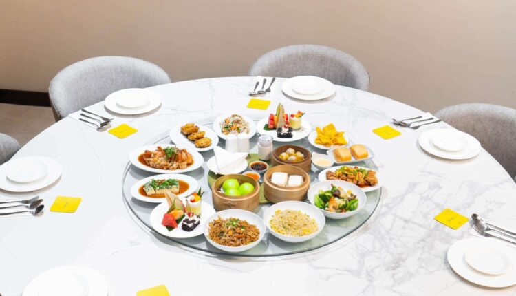Menu makanan tersaji di atas meja di Hotel Golden Tulip Pontianak. (Foto: Dok. Golden Tulip).