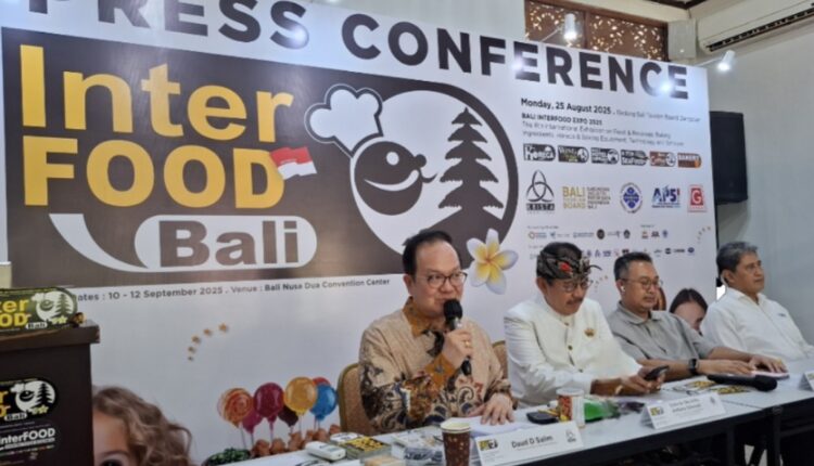 CEO Krista Exhibitions, Daud D. Salim, menegaskan ajang ini menjadi peluang besar bagi dunia usaha disampaikan dalam konferensi pers Bali Interfood 2025 di kantor BTB/GIPI Bali, Senin (25/8/2025). (barometerbali/rah)