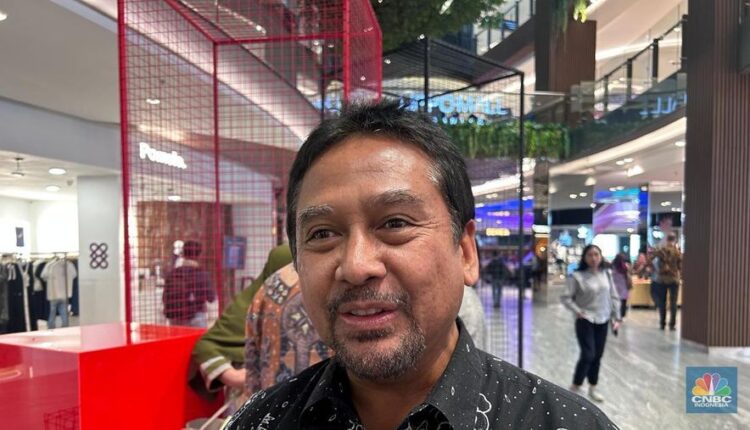 Foto: Ketua Umum Persatuan Hotel dan Restoran Indonesia (PHRI) Hariyadi Sukamdani saat ditemui usai acara pembukaan Indonesia Shopping Festival (ISF) di Lippo Mall Nusantara, Jakarta, Kamis (14/8/2025). (CNBC Indonesia/Martyasari Rizky)