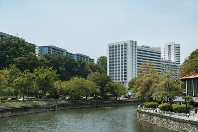 Hotel Miramar di Singapura yang akan tutup per Oktober 2025 setelah lima dekade berdiri. Foto: Roaming Pictures/Shutterstock