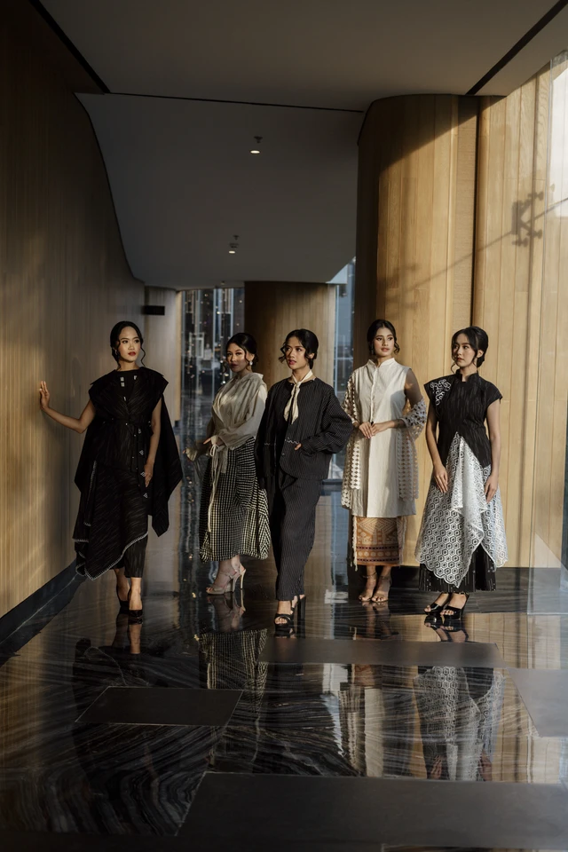Kolaborasi dengan ULTIMA II & Damakara, Hotel Indigo Bandung Rayakan Hari Batik Nasional. Foto: Dok. Istimewa