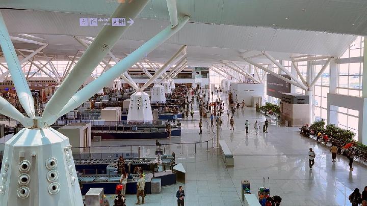 Bandara Internasional New Delhi di India. Shutterstock
