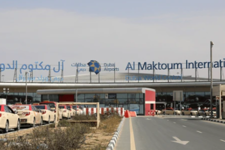 Al Maktoum International Airport (DWC) di Dubai diproyeksikan menjadi bandara terbesar di dunia dengan kapasitas hingga 260 juta penumpang per tahun.(Dok. Shutterstock/Markus Mainka) 